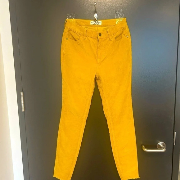 We the free (free people) near  new size 26 corduroy pants with bottom fray. - Picture 3 of 6